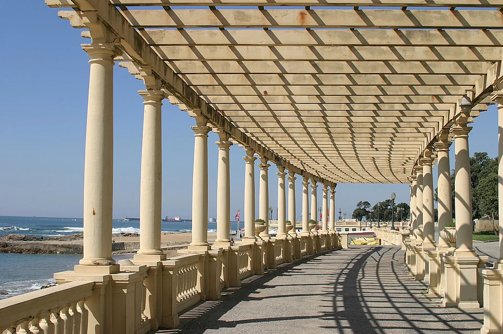 Pergola da Foz beside the Atlantic in Porto.