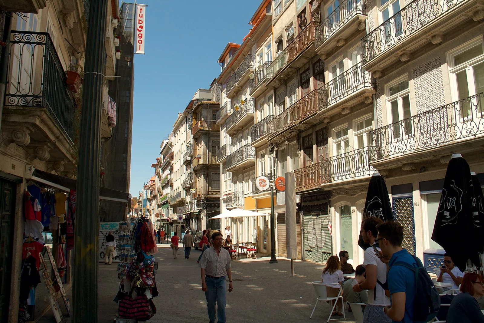Rua das Flores in Porto.